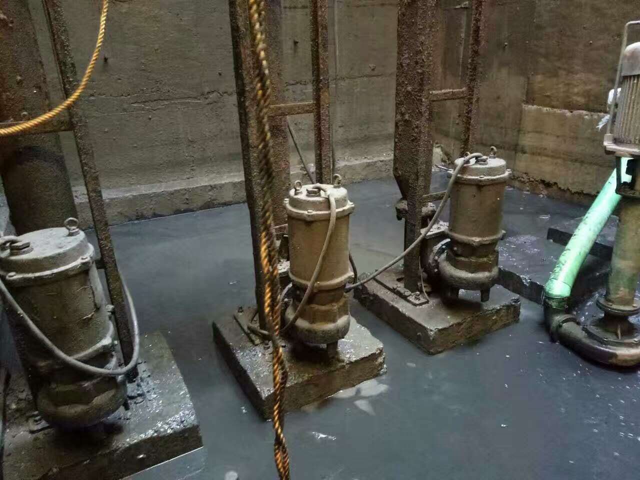 寿宁污水池清理