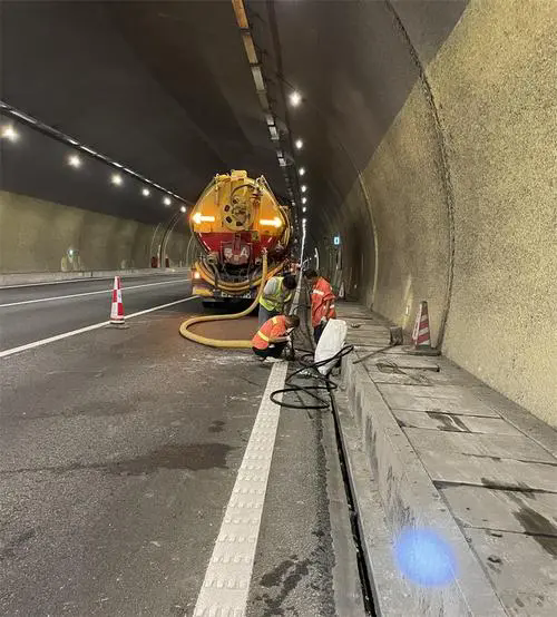 寿宁隧道排水渠清淤